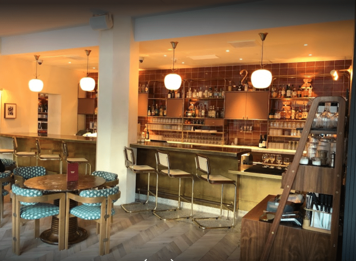 Bar
